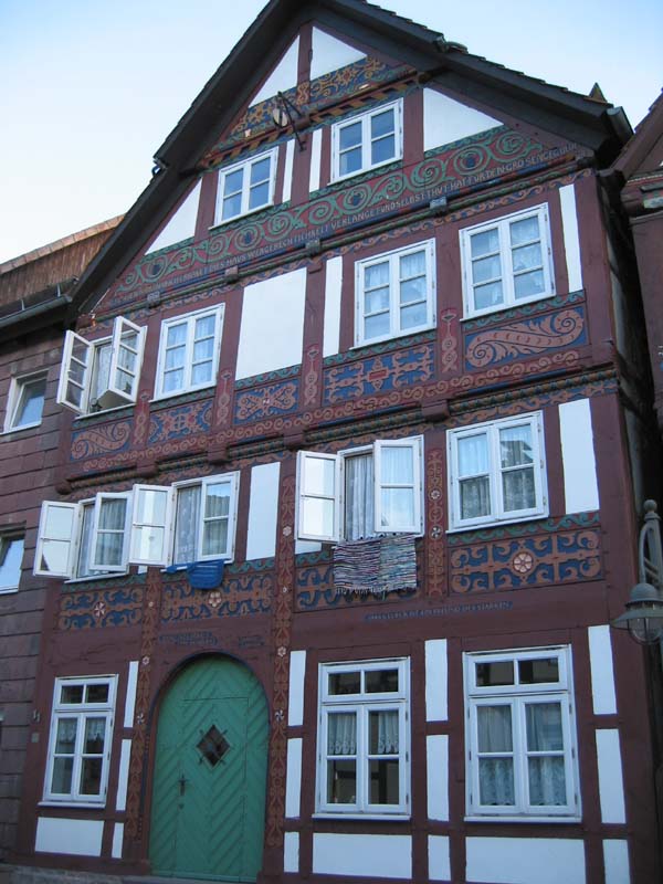 105-0521_IMG